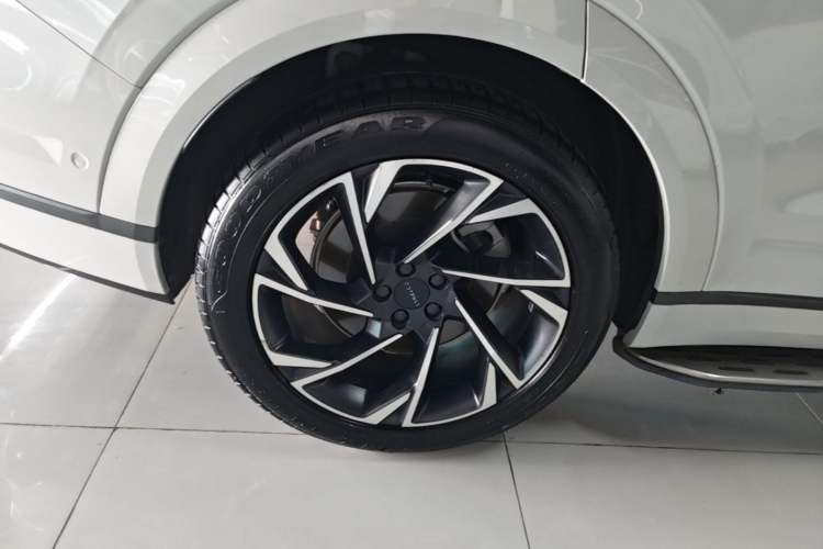 Used Lynk & Co 09 EM-P 2021 2.0T PHEV Halo Six-Seater Right Rear Wheel Hub
