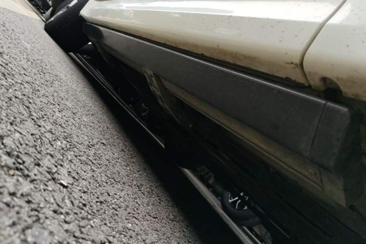 Used Lynk & Co 09 EM-P 2021 2.0T PHEV Halo Six-Seater Right Side Sill