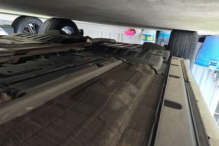 Used Lynk & Co 09 EM-P 2021 2.0T PHEV Halo Seven-Seater Right Side Sill