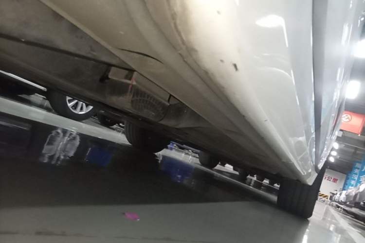 Used Lynk & Co 09 EM-P 2021 2.0T PHEV Halo Seven-Seater Right Side Sill