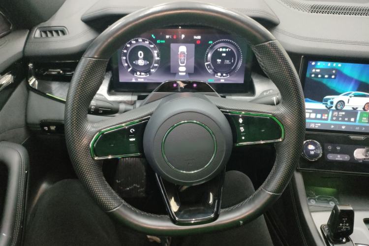 Used Lynk & Co 09 EM-P 2021 2.0T PHEV Halo Six-Seater Steering Wheel