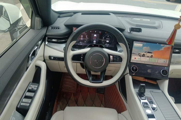Used Lynk & Co 09 EM-P 2021 2.0T PHEV Ultra Six-Seater Steering Wheel