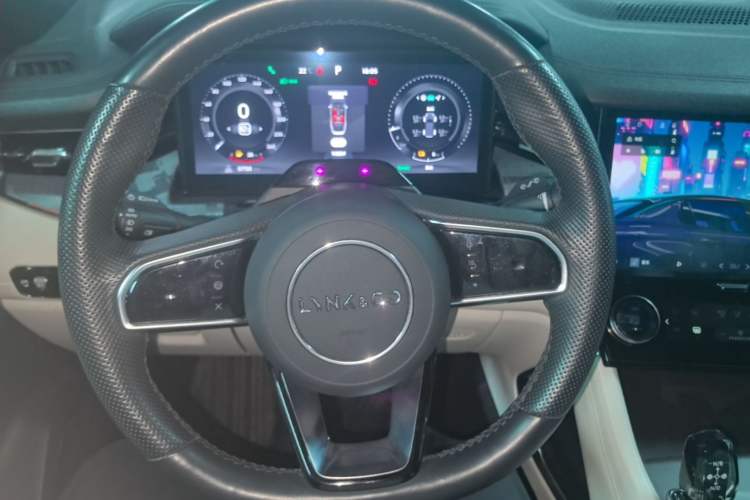 Used Lynk & Co 09 EM-P 2021 2.0T PHEV Ultra Six-Seater Steering Wheel