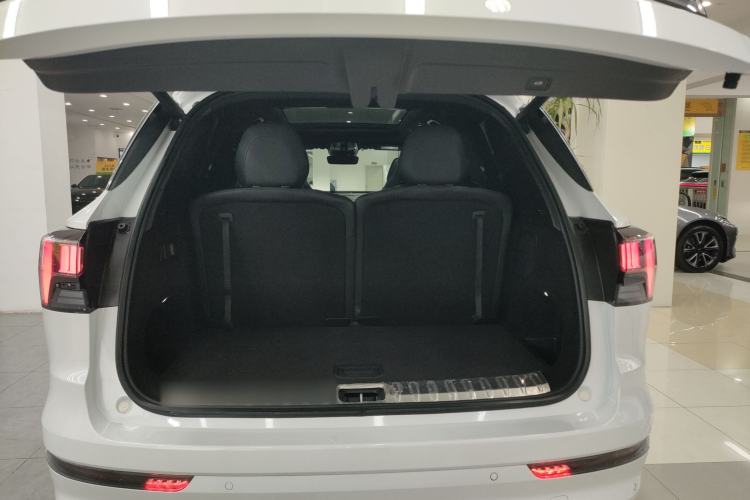 Used Lynk & Co 09 EM-P 2021 2.0T PHEV Halo Six-Seater Trunk