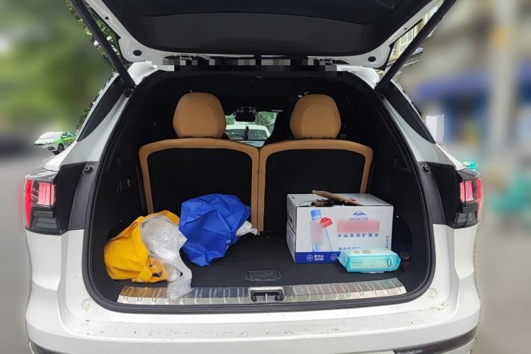Used Lynk & Co 09 EM-P 2021 2.0T PHEV Halo Six-Seater Trunk