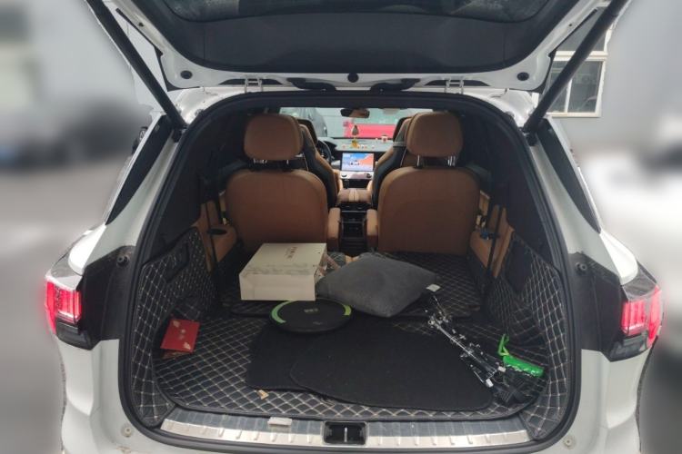 Used Lynk & Co 09 EM-P 2021 2.0T PHEV Halo Six-Seater Trunk