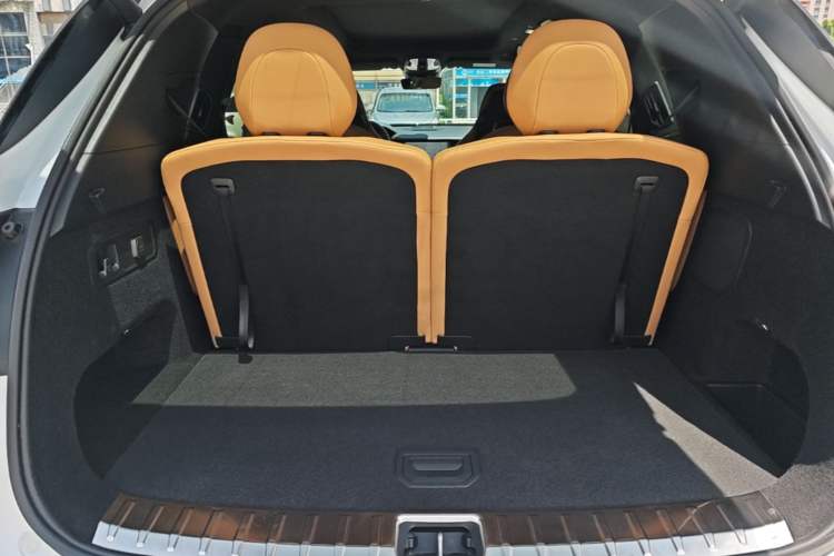 Used Lynk & Co 09 EM-P 2021 2.0T PHEV Halo Six-Seater Trunk