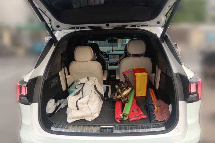 Used Lynk & Co 09 EM-P 2021 2.0T PHEV Ultra Six-Seater Trunk