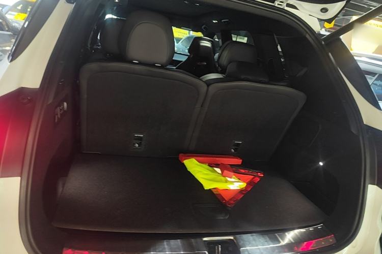 Used Lynk & Co 09 EM-P 2021 2.0T PHEV Halo Six-Seater Trunk