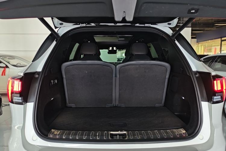 Used Lynk & Co 09 EM-P 2021 2.0T PHEV Halo Six-Seater Trunk