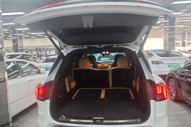 Used Lynk & Co 09 EM-P 2021 2.0T PHEV Ultra 7-Seater Trunk