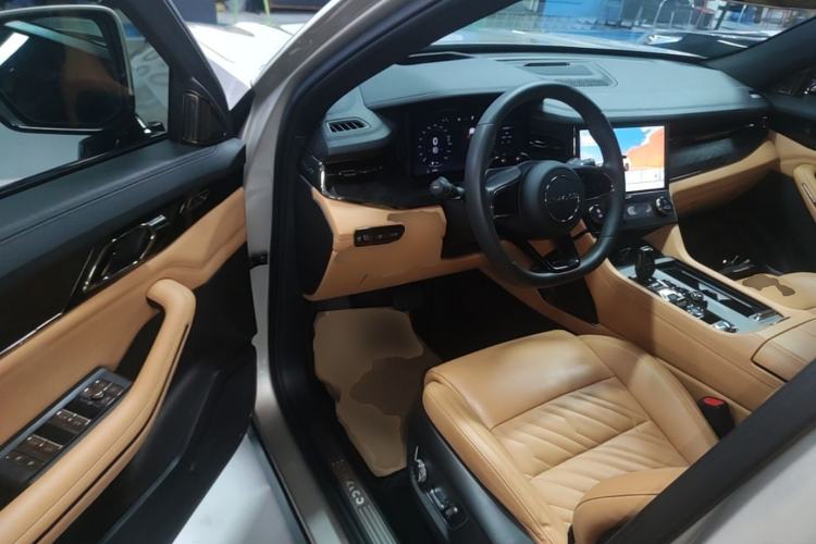 Used Lynk & Co 09 EM-P 2021 2.0T PHEV Halo Six-Seater Driver Seat