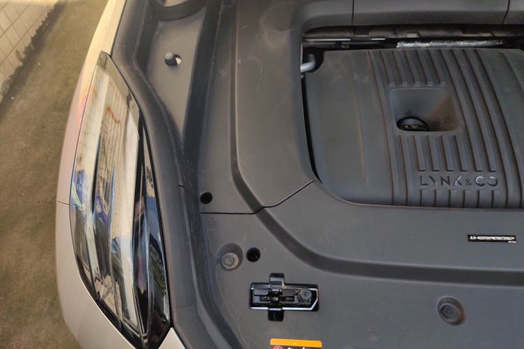 Used Lynk & Co 09 EM-P 2021 2.0T PHEV Ultra Six-Seater Engine Bay Right