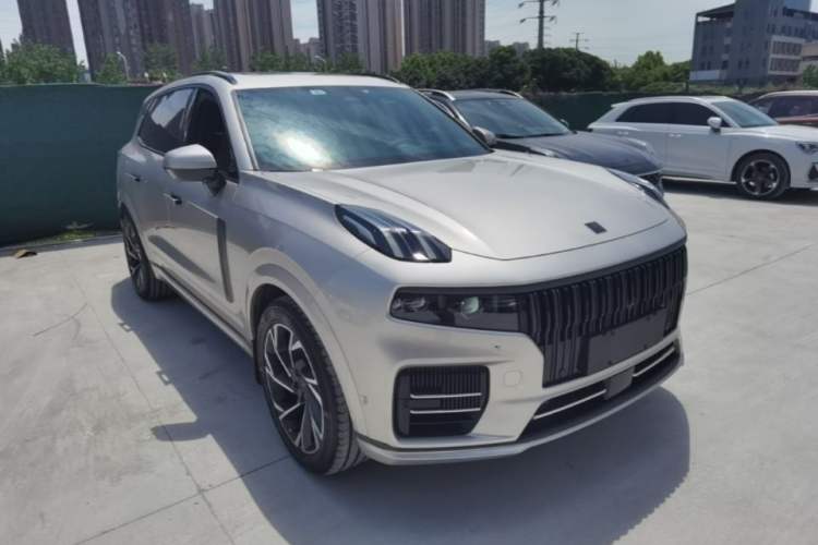 Used Lynk & Co 09 EM-P 2021 2.0T PHEV Halo Six-Seater Front Right 45 Deg