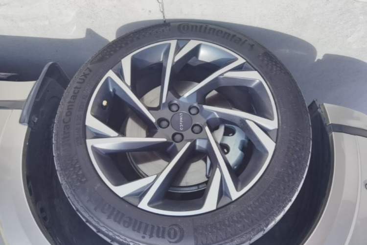 Used Lynk & Co 09 EM-P 2021 2.0T PHEV Halo Six-Seater Left Front Wheel Hub