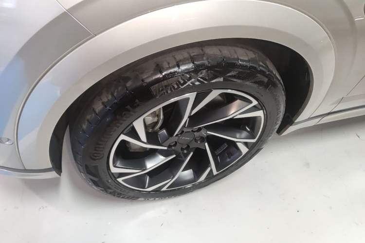 Used Lynk & Co 09 EM-P 2021 2.0T PHEV Halo Six-Seater Left Front Wheel Hub