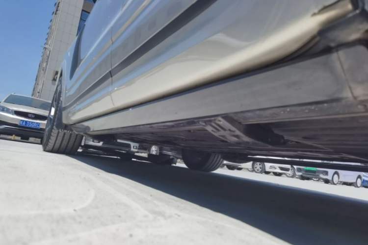 Used Lynk & Co 09 EM-P 2021 2.0T PHEV Halo Six-Seater Left Side Sill
