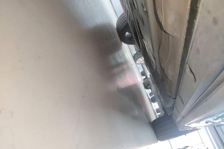 Used Lynk & Co 09 EM-P 2021 2.0T PHEV Halo Six-Seater Left Side Sill