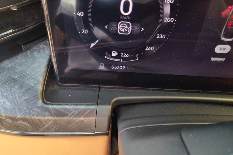 Used Lynk & Co 09 EM-P 2021 2.0T PHEV Ultra Six-Seater Odometer Close Up