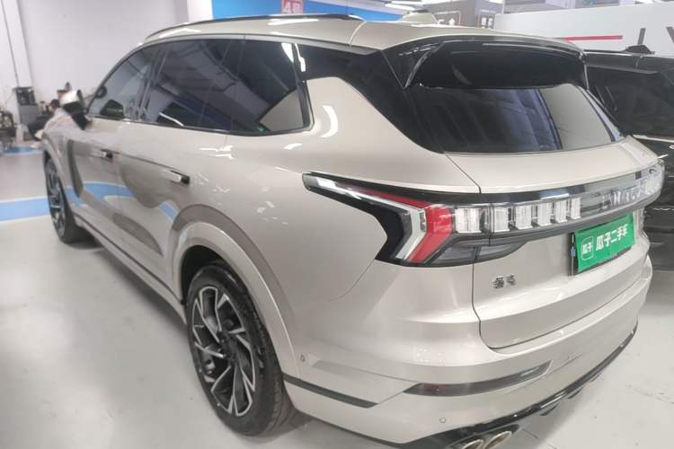 Used Lynk & Co 09 EM-P 2021 2.0T PHEV Halo Six-Seater Rear Left 45 Deg