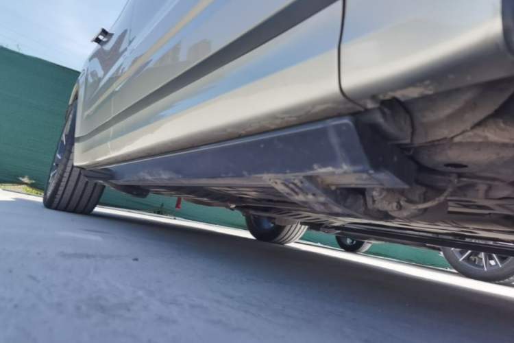 Used Lynk & Co 09 EM-P 2021 2.0T PHEV Halo Six-Seater Right Side Sill