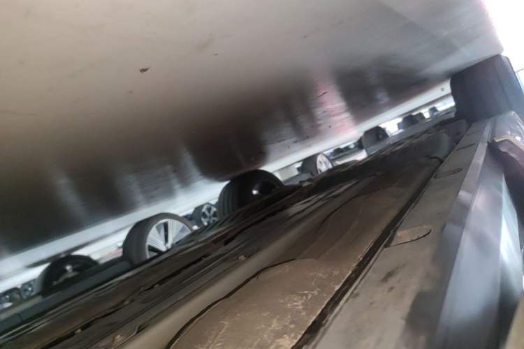 Used Lynk & Co 09 EM-P 2021 2.0T PHEV Halo Six-Seater Right Side Sill