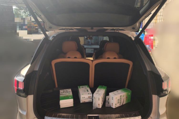 Used Lynk & Co 09 EM-P 2021 2.0T PHEV Ultra Six-Seater Trunk