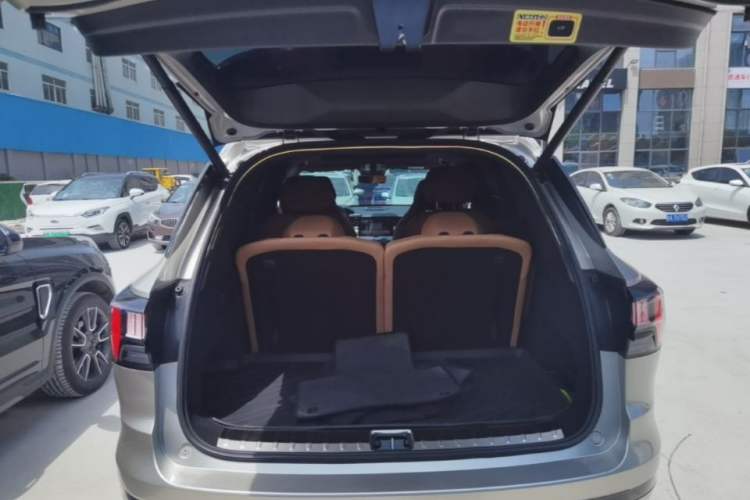 Used Lynk & Co 09 EM-P 2021 2.0T PHEV Halo Six-Seater Trunk