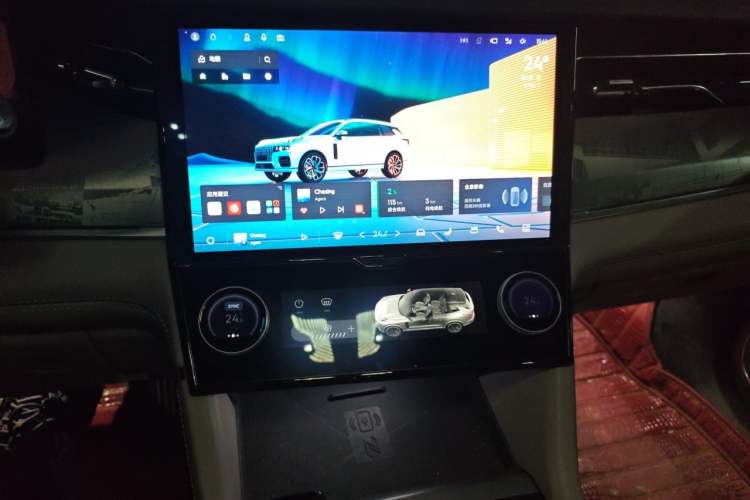 Used Lynk & Co 09 EM-P 2023 2.0TD EM-P Long-Range Version PM 7-Seater Audio And AC Panel