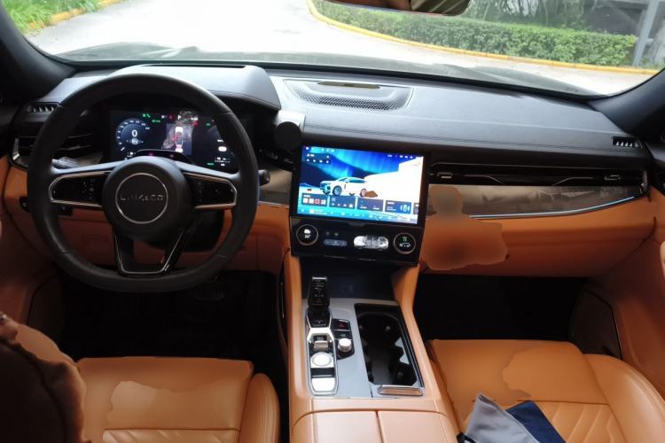 Used Lynk & Co 09 EM-P 2023 2.0TD EM-P Four-Wheel Drive Asian Games Executive Edition Five Seats Center Console