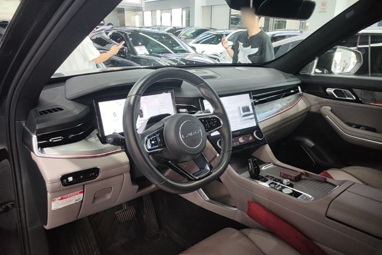 Used Lynk & Co 09 EM-P 2023 2.0TD EM-P Long-Range Version PM Six-Seater Center Console