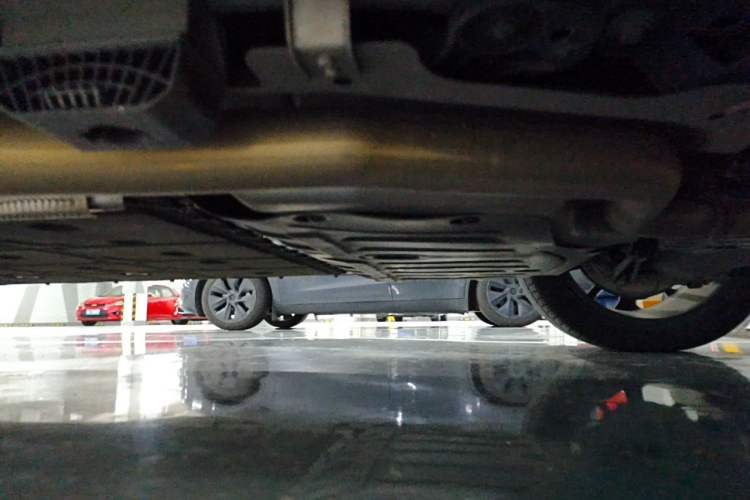 Used Lynk & Co 09 EM-P 2023 2.0TD EM-P Long-Range Version PM Six-Seater Chassis Rear Left