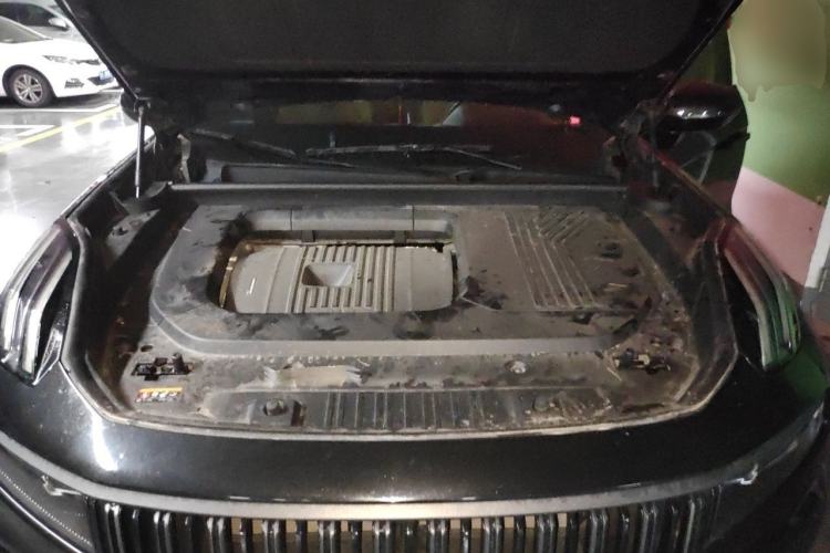 Used Lynk & Co 09 EM-P 2023 2.0TD EM-P Long-Range Version PM Six-Seater Engine Bay