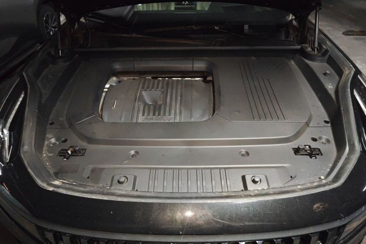 Used Lynk & Co 09 EM-P 2023 2.0TD EM-P Long-Range Version PM 7-Seater Engine Bay