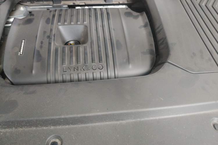 Used Lynk & Co 09 EM-P 2023 2.0TD EM-P Long-Range Version PM Six-Seater Engine Bay