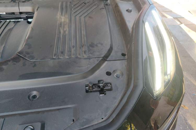 Used Lynk & Co 09 EM-P 2023 2.0TD EM-P Long-Range Version PM 7-Seater Engine Bay Left