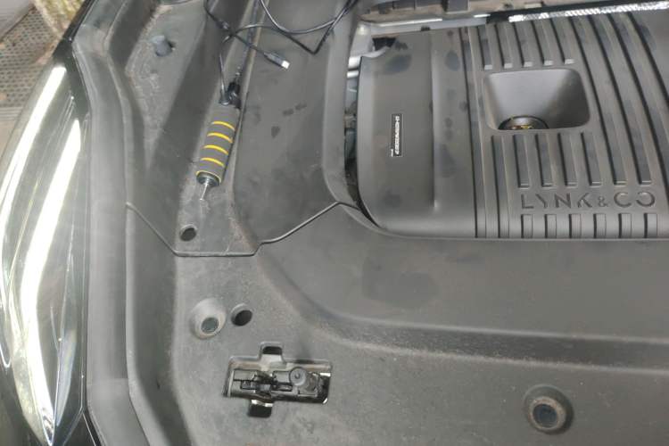 Used Lynk & Co 09 EM-P 2023 2.0TD EM-P Long-Range Version PM Six-Seater Engine Bay Right