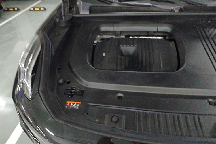 Used Lynk & Co 09 EM-P 2023 2.0TD EM-P Long-Range Version PM Six-Seater Engine Bay Right