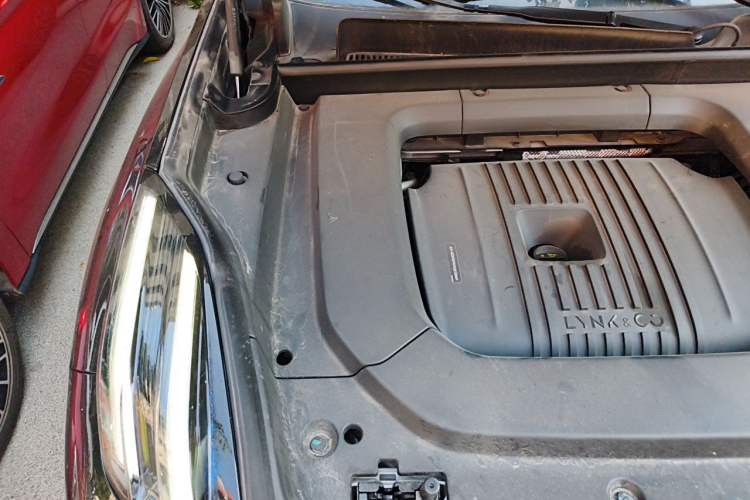 Used Lynk & Co 09 EM-P 2023 2.0TD EM-P Long-Range Version PM 7-Seater Engine Bay Right