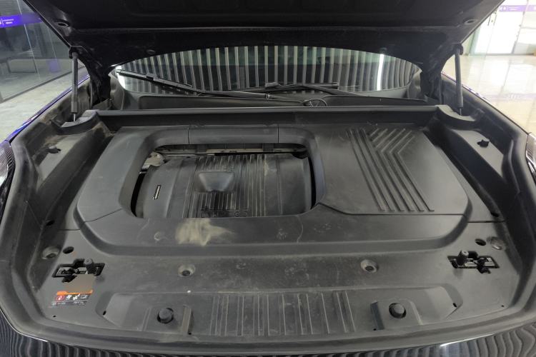 Used Lynk & Co 09 EM-P 2023 2.0TD EM-P Long-Range Version PM Six-Seater Engine Bay