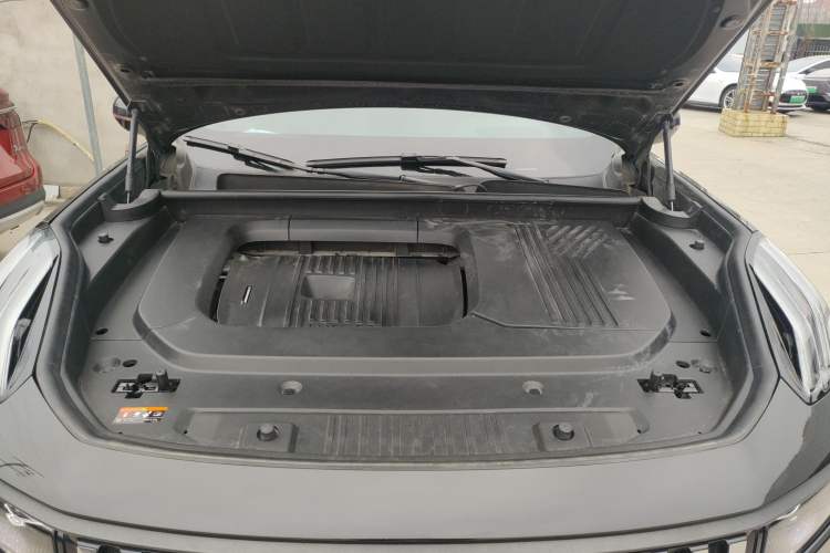 Used Lynk & Co 09 EM-P 2023 2.0TD EM-P Long-Range Version PM Six-Seater Engine Bay