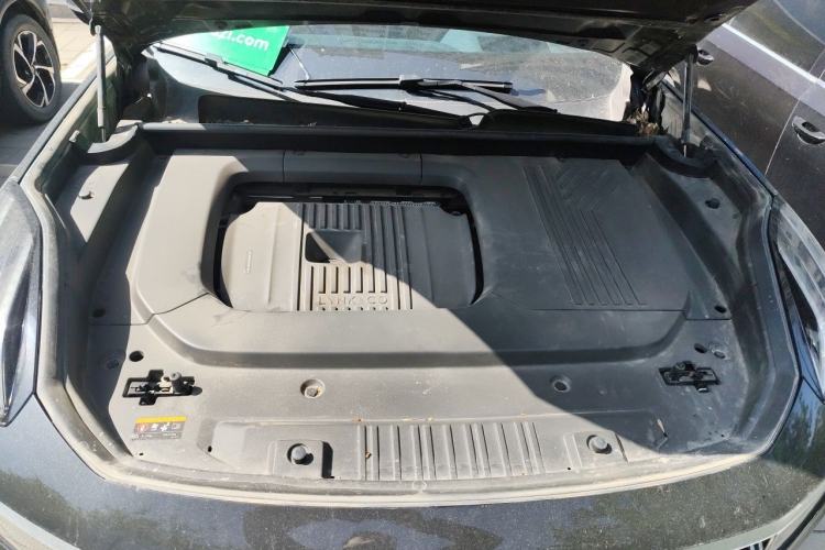 Used Lynk & Co 09 EM-P 2023 2.0TD EM-P Four-Wheel Drive Asian Games Executive Edition Five Seats Engine Bay