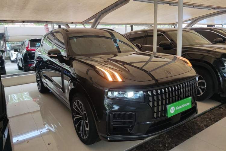 Used Lynk & Co 09 EM-P 2023 2.0TD EM-P Long-Range Version PM 7-Seater Front Right 45 Deg