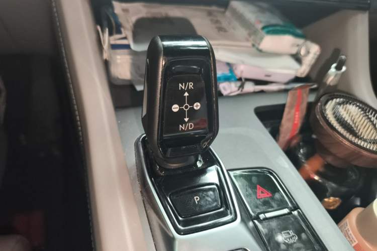 Used Lynk & Co 09 EM-P 2023 2.0TD EM-P Long-Range Version PM Six-Seater Gear Lever