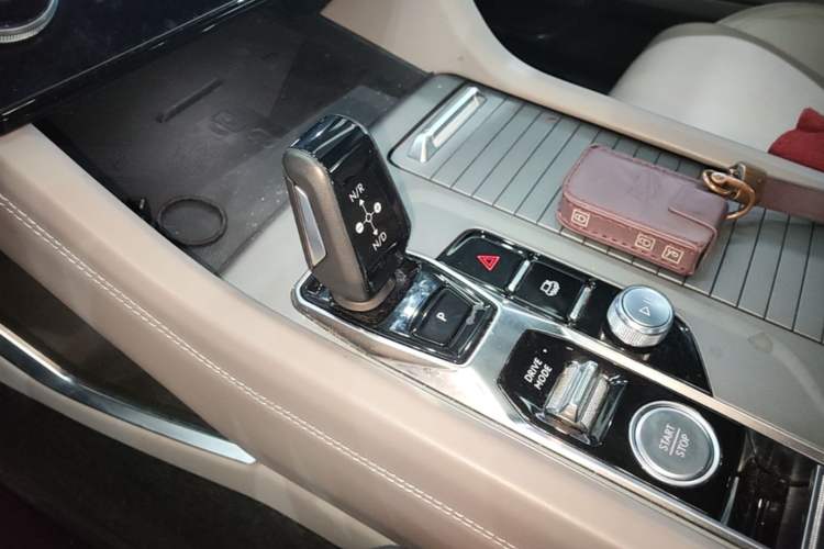 Used Lynk & Co 09 EM-P 2023 2.0TD EM-P Long-Range Version PM Six-Seater Gear Lever