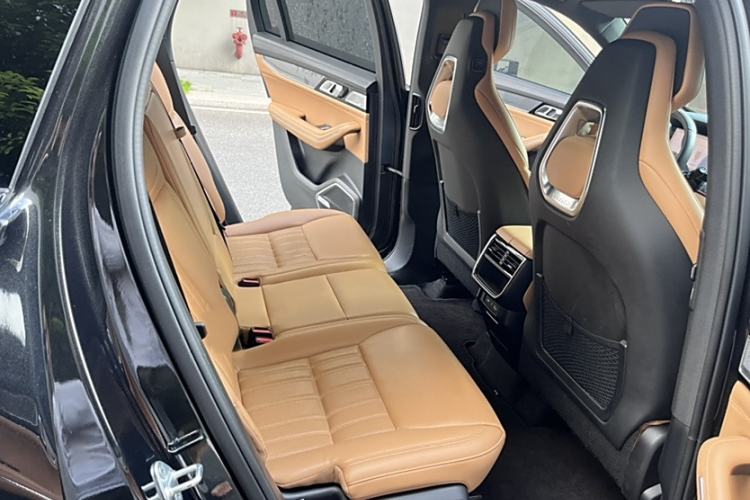 Used Lynk & Co 09 EM-P 2023 2.0TD EM-P Long-Range Version PM 7-Seater Interior 4