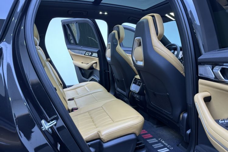 Used Lynk & Co 09 EM-P 2023 2.0TD EM-P Long-Range Version PM 7-Seater Interior 5