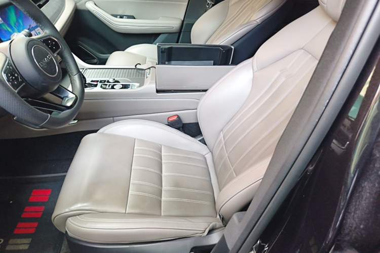 Used Lynk & Co 09 EM-P 2023 2.0TD EM-P Long-Range Version PM 7-Seater Left Front Seat