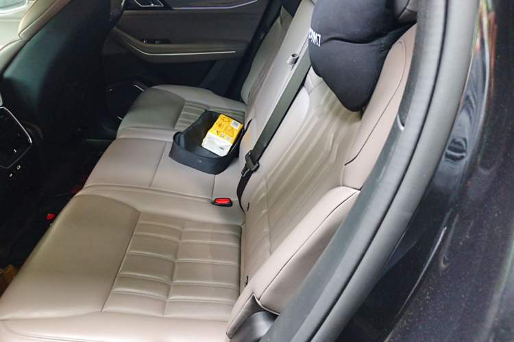 Used Lynk & Co 09 EM-P 2023 2.0TD EM-P Long-Range Version PM 7-Seater Left Rear Seat