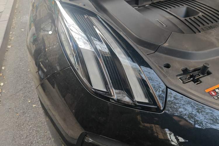 Used Lynk & Co 09 EM-P 2023 2.0TD EM-P Long-Range Version PM Six-Seater Right Front Headlight